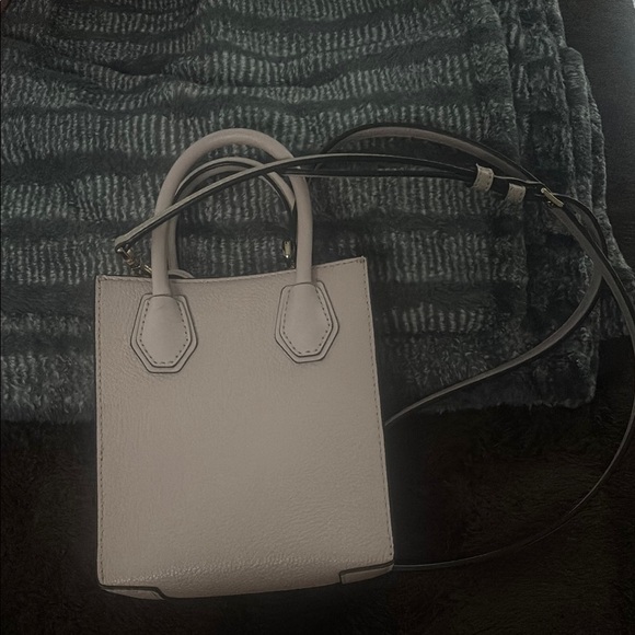 Michael Kors Mercer Extra-Small Pebbled Leather Crossbody Bag light pink - Picture 2 of 4